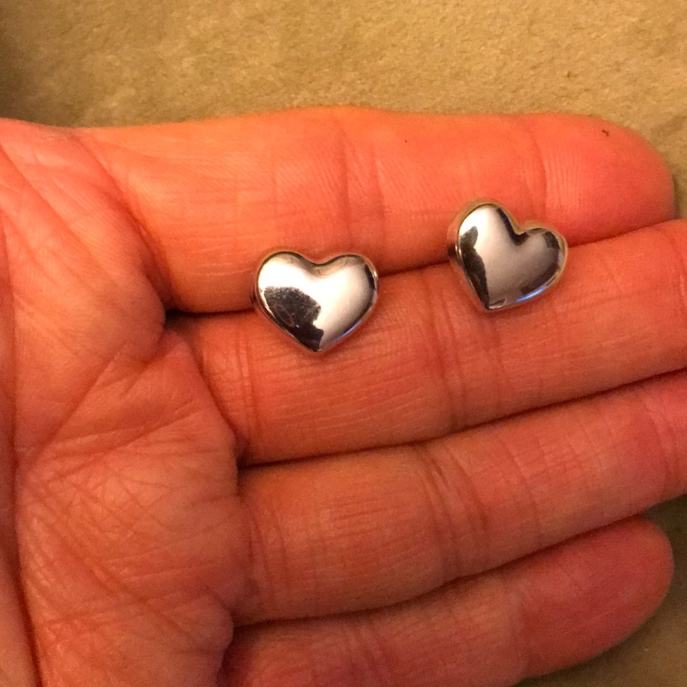 14k White Gold Heart Earrings. Treat yourself for Mothers Day